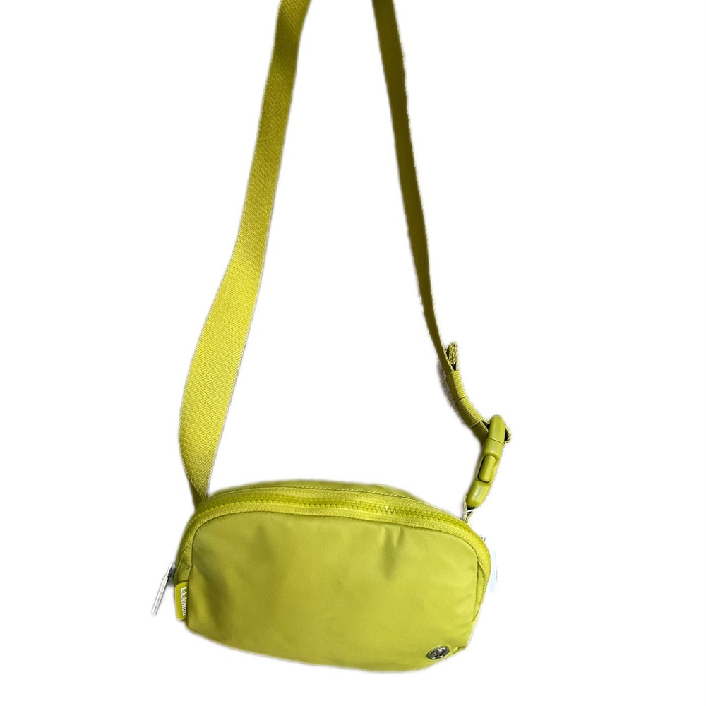 Lululemon Everywhere Belt Bag Crossbody Electric Lemon Neon Yellow - Picture 10 of 14